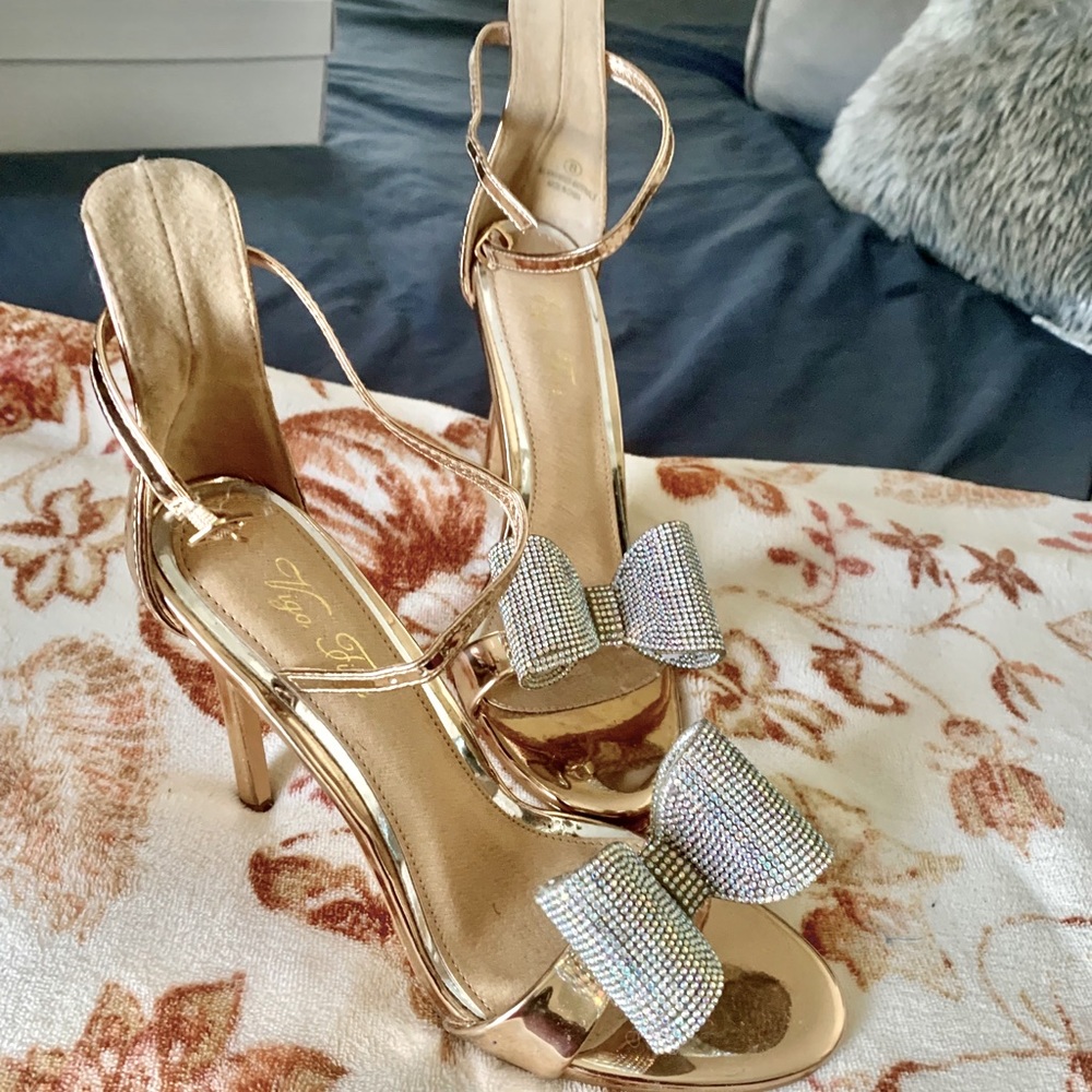 Beautiful Shiny ballroom or dance too shoes!